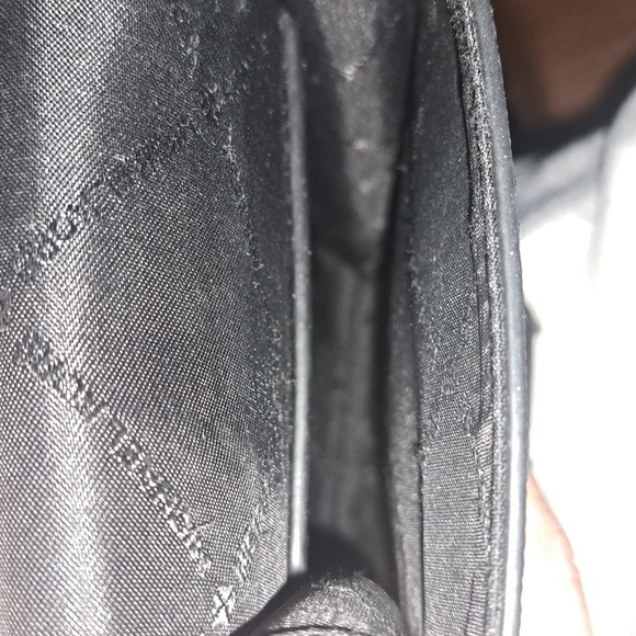 Michael Kors Cellphone crossbody - Picture 2 of 3